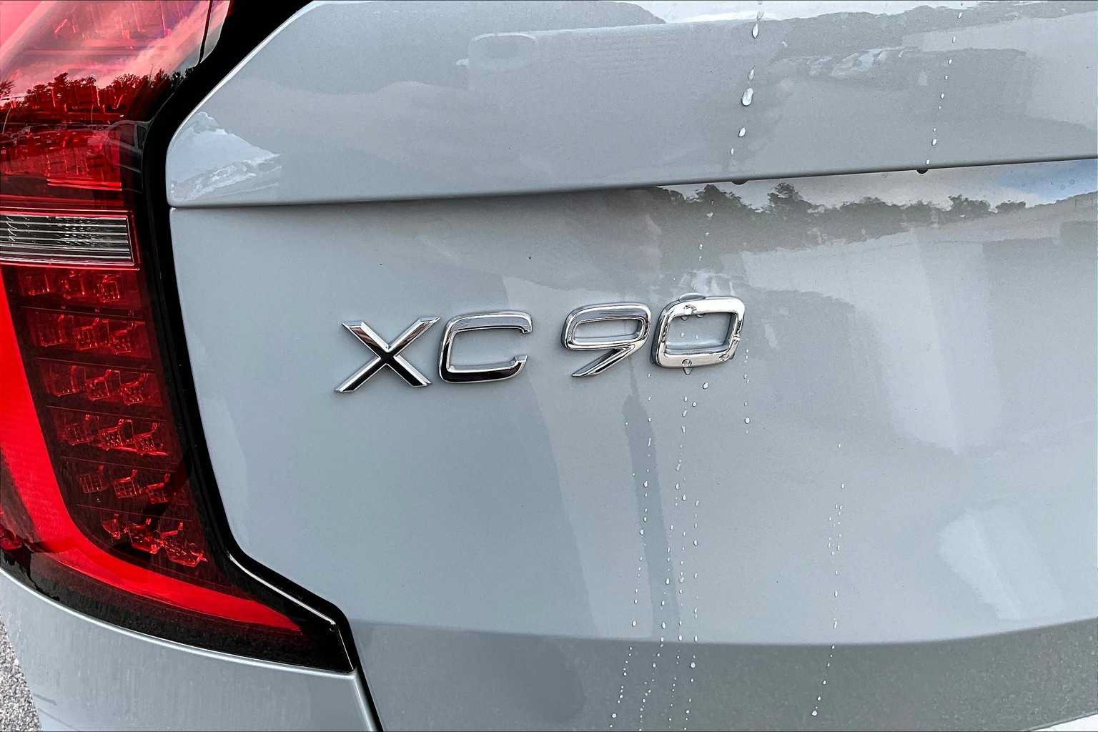 New 2026 Volvo XC90 B6 Plus w/ Protection Package Premier AWD/4WD image 6