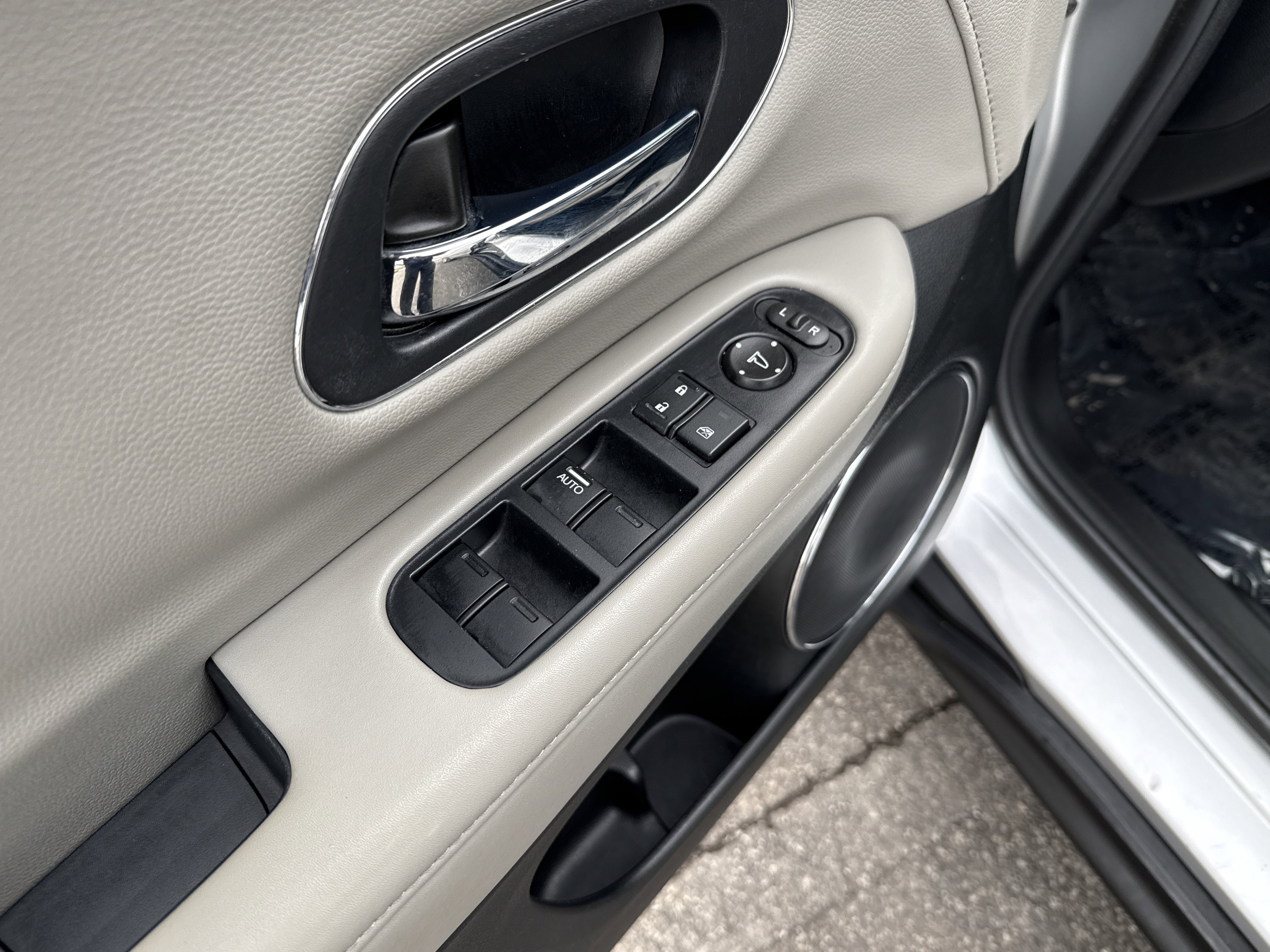 Used 2016 Honda HR-V EX-L image 15