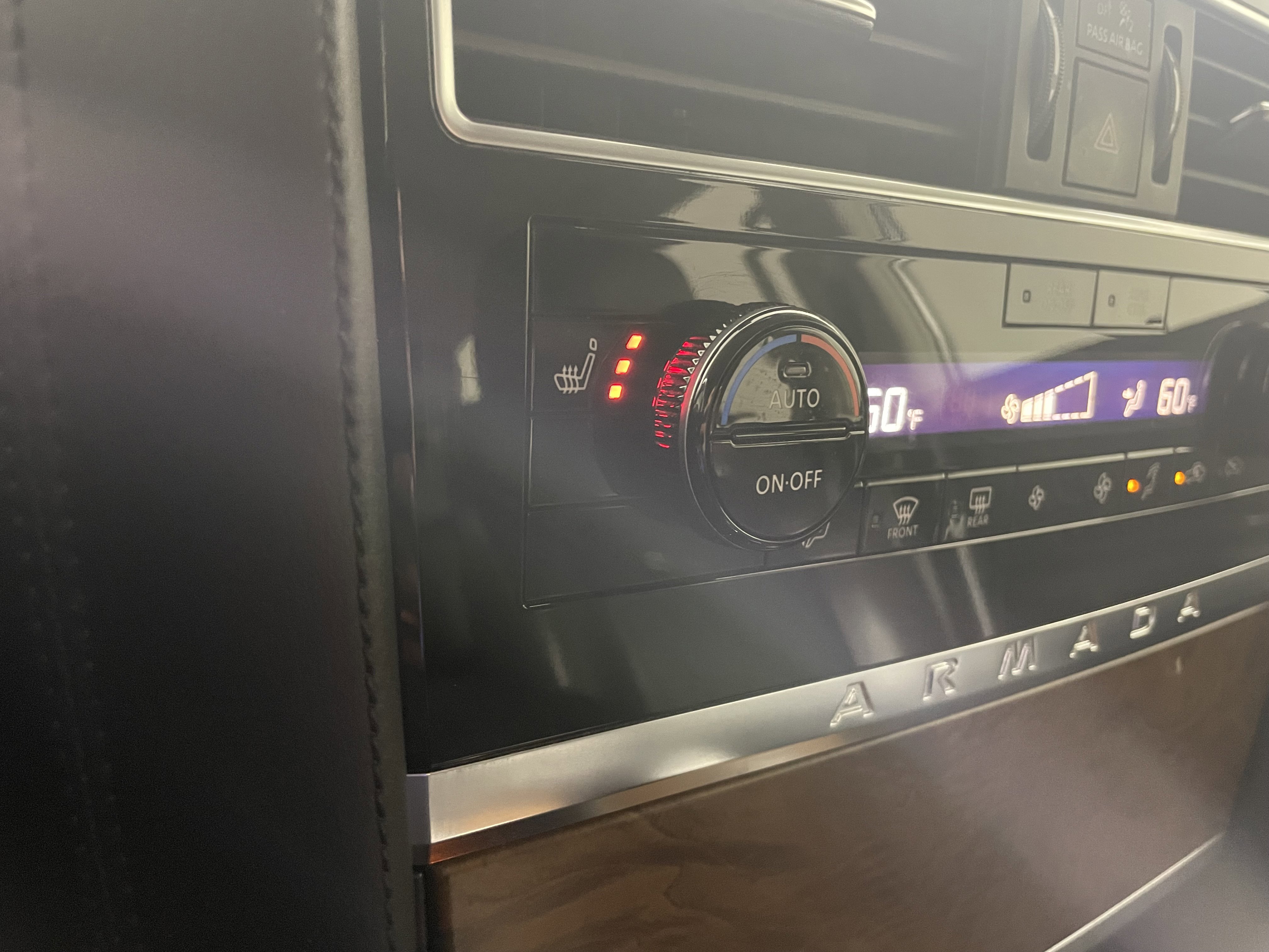 Used 2021 Nissan Armada SL w/ Captain's Chairs Package image 21