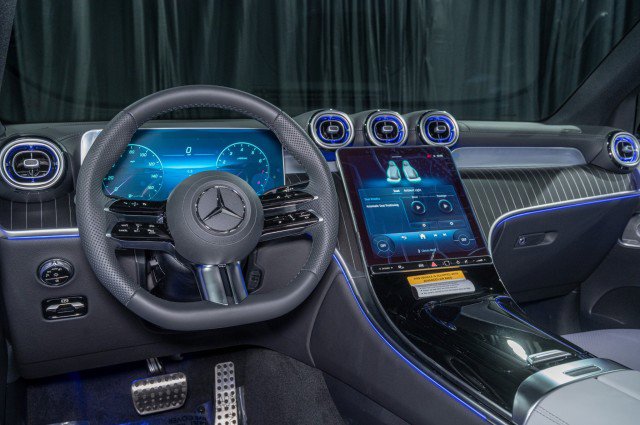 New 2026 Mercedes-Benz GLC 300 300 SUV image 16