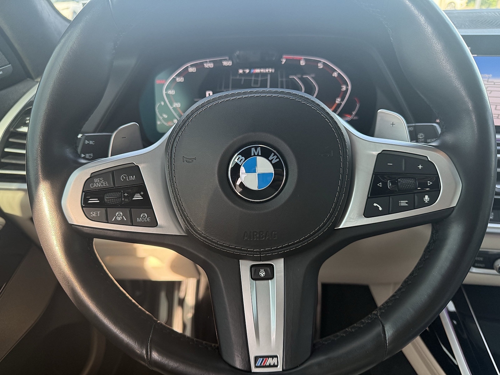 Used 2021 BMW X7 M50i AWD/4WD image 16