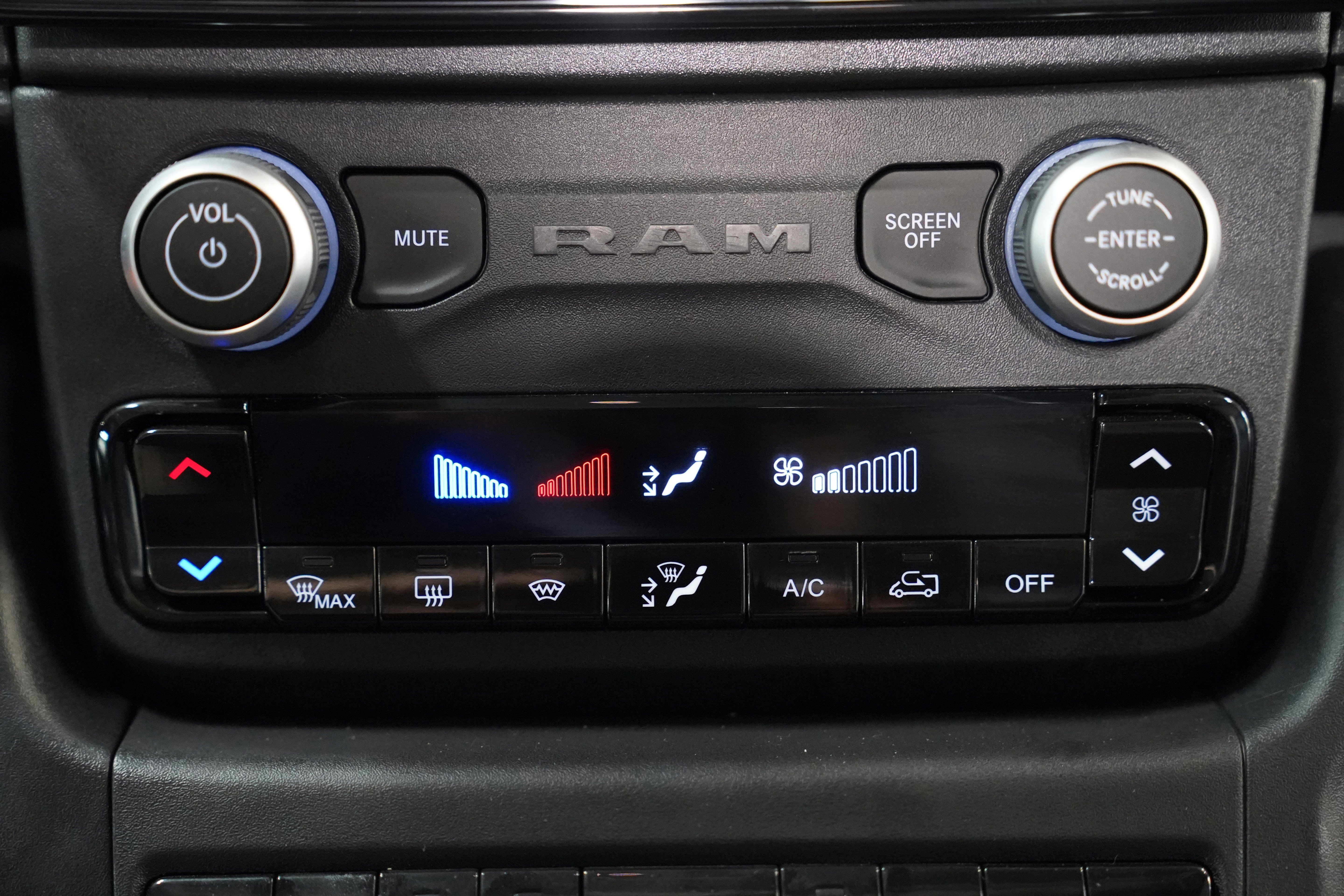 Used 2024 RAM ProMaster 3500 w/ Delivery Van Package image 28