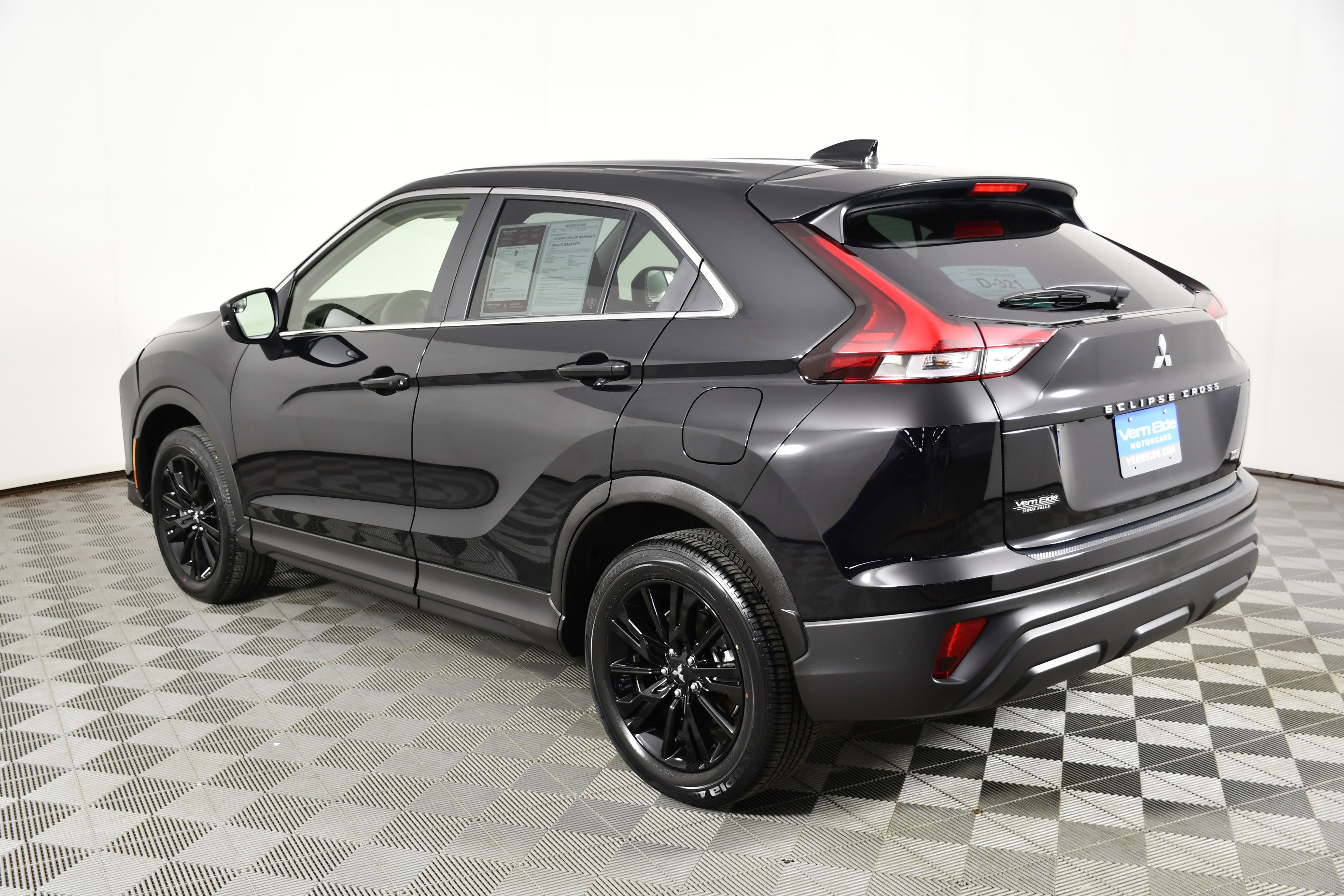 Used 2024 Mitsubishi Eclipse Cross LE AWD/4WD image 8