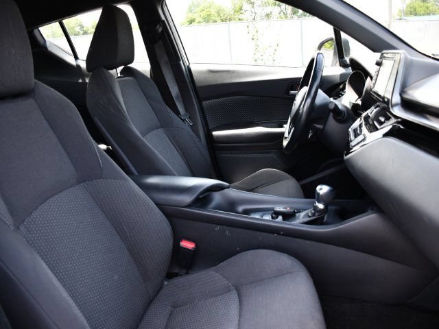 Used 2018 Toyota C-HR XLE FWD image 29