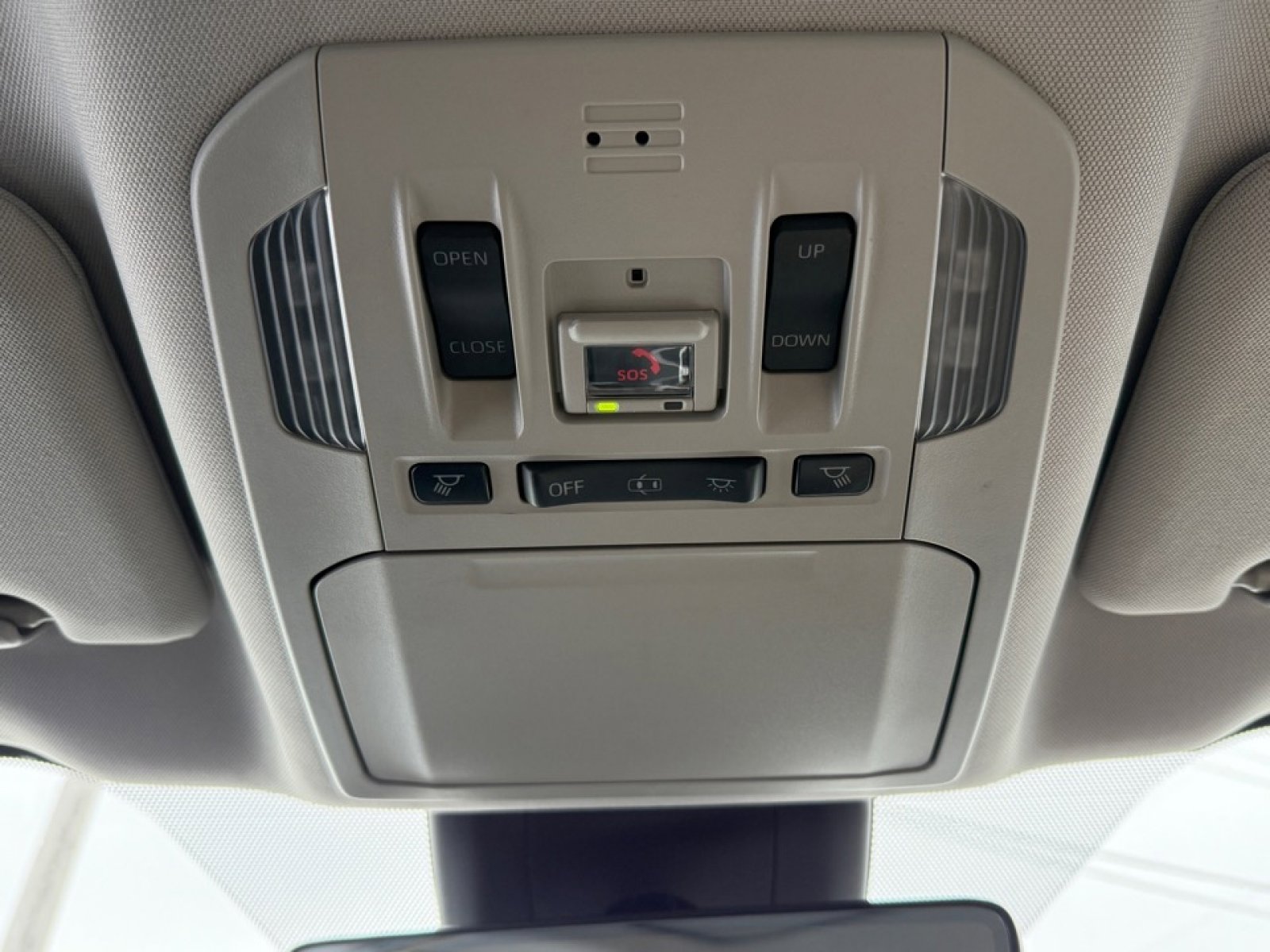 Used 2020 Toyota Highlander XLE image 34