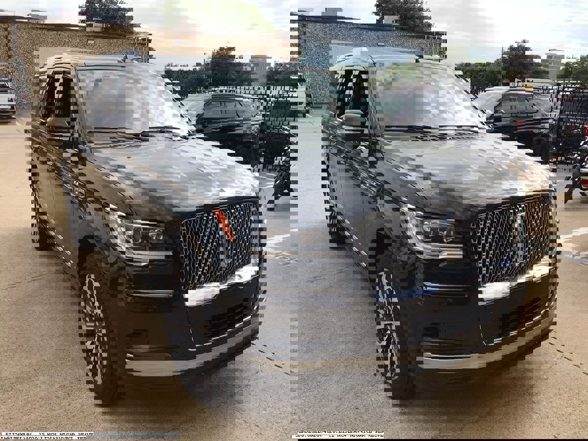 Used 2022 Lincoln Navigator L Reserve AWD/4WD image 6