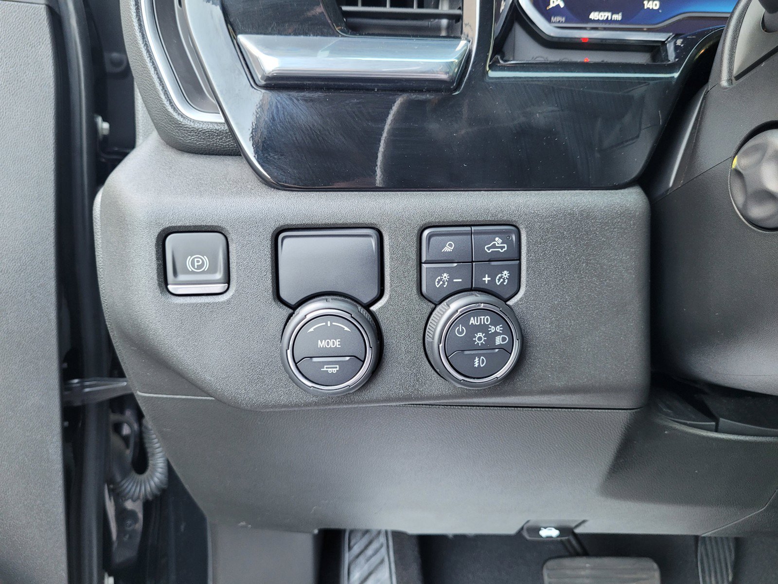 Used 2023 Chevrolet Silverado 1500 LTZ w/ LTZ Convenience Package II RWD image 23