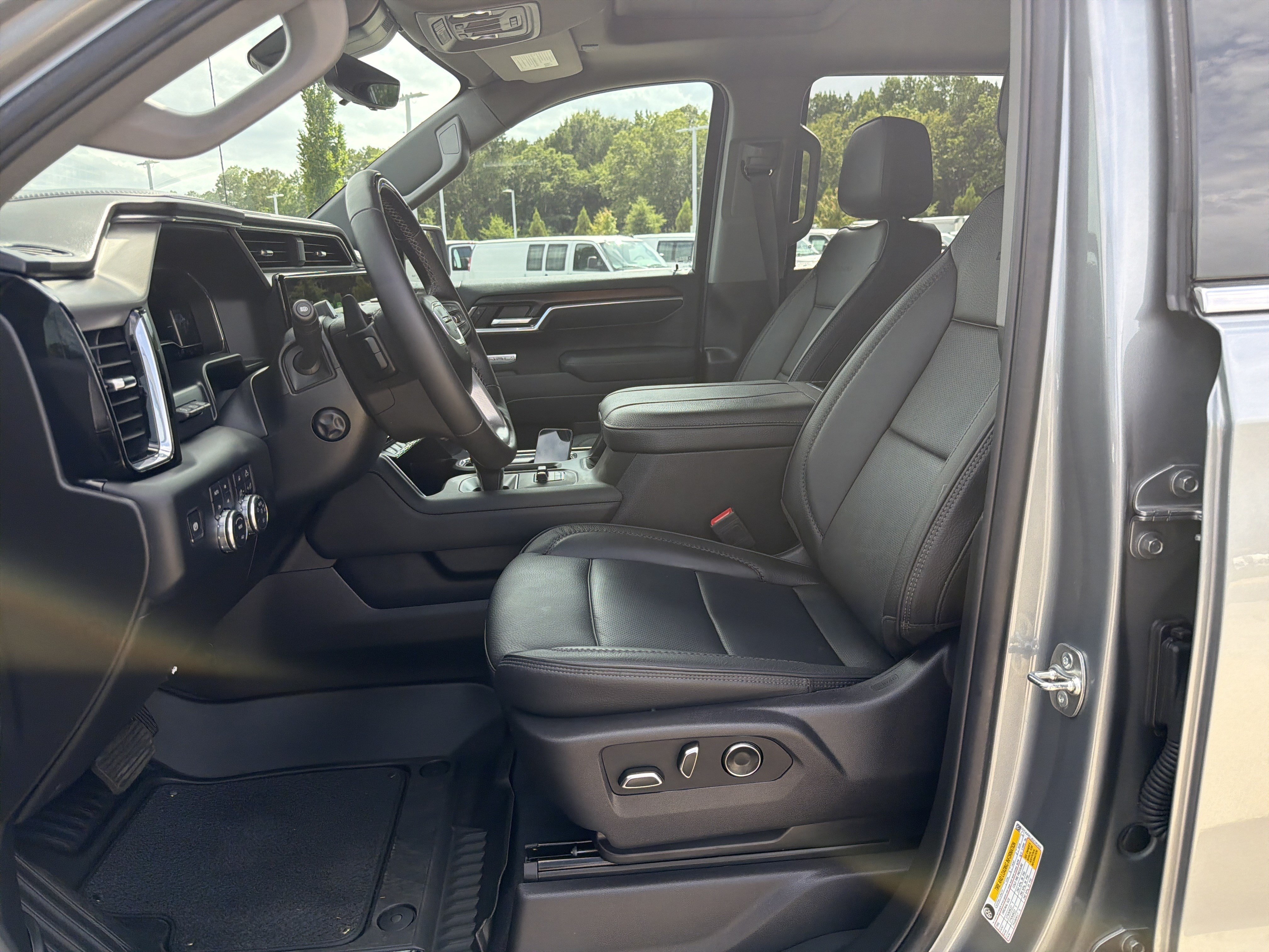 Used 2025 GMC Sierra 1500 Denali AWD/4WD image 16