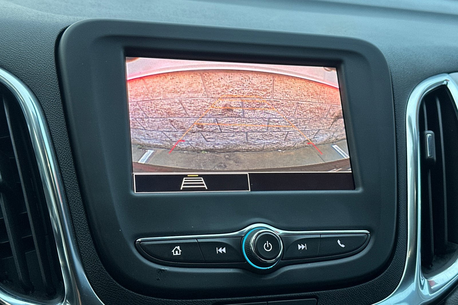 Used 2024 Chevrolet Equinox LS w/ LS Convenience Package image 26