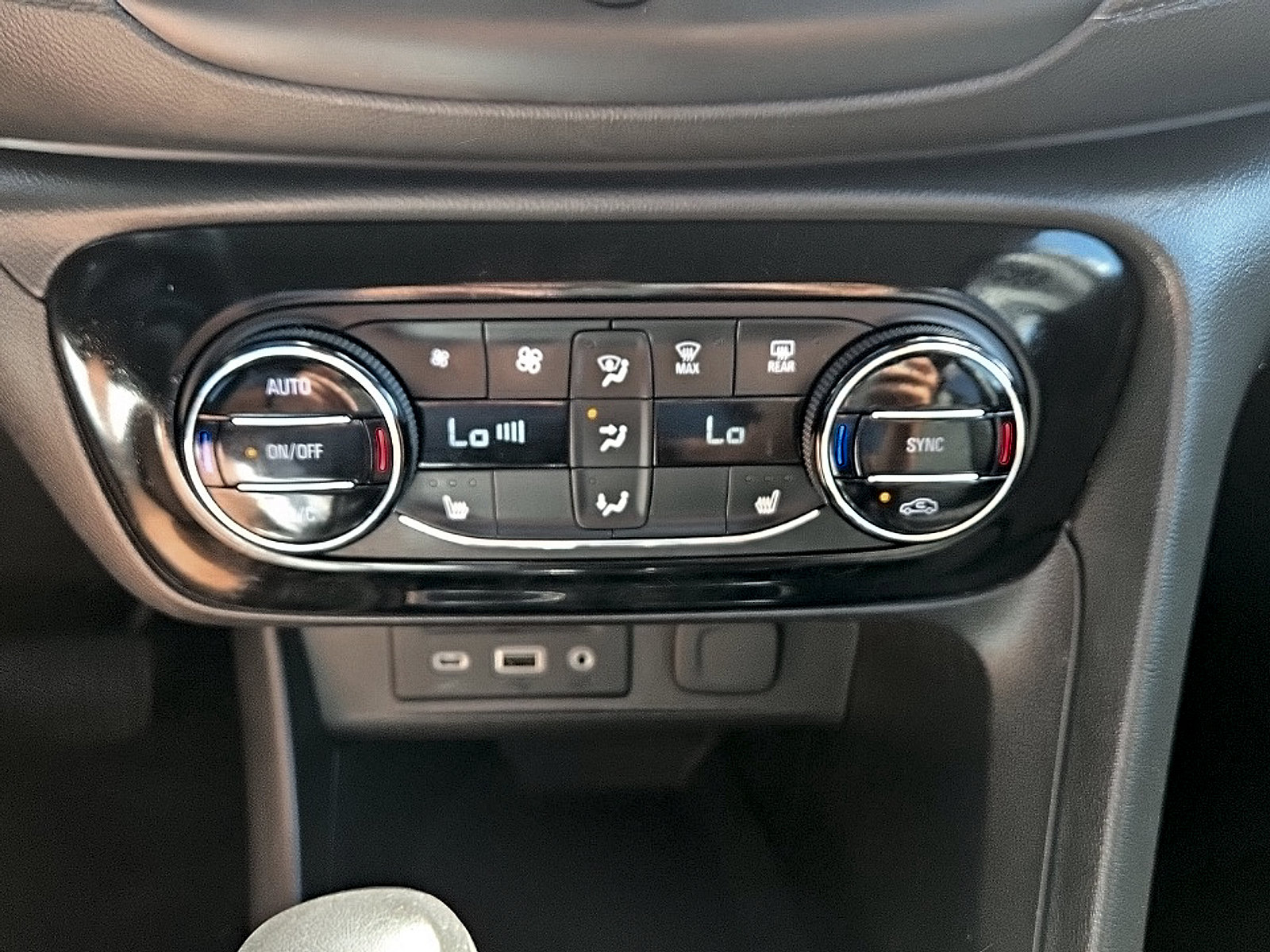 Used 2021 Buick Encore GX Select FWD image 19