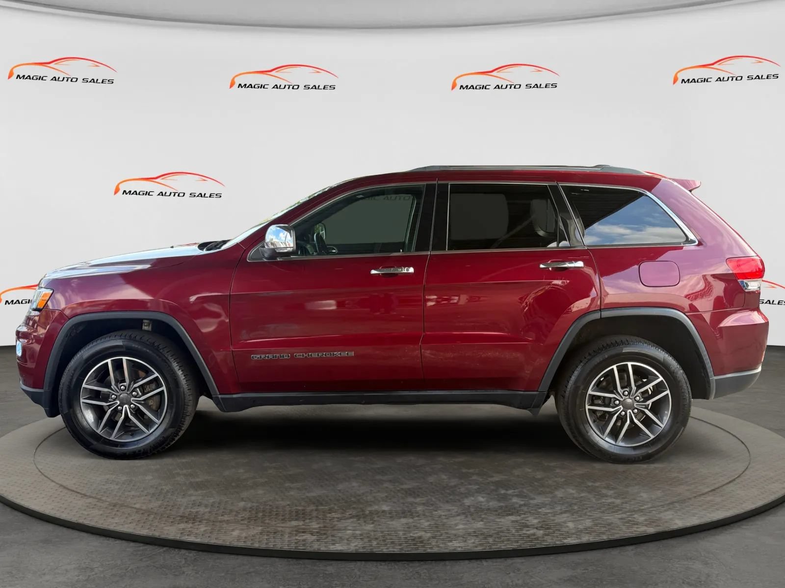 Used 2019 Jeep Grand Cherokee Limited AWD/4WD image 7