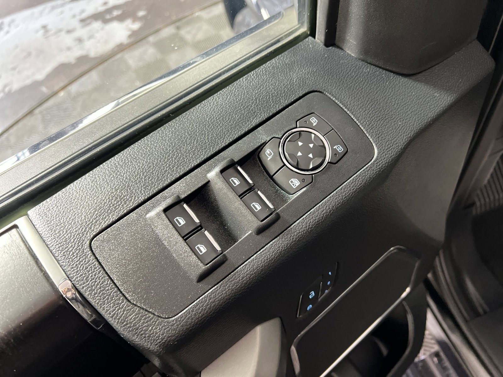 Used 2020 Ford F150 Platinum w/ Equipment Group 701A Luxury image 15