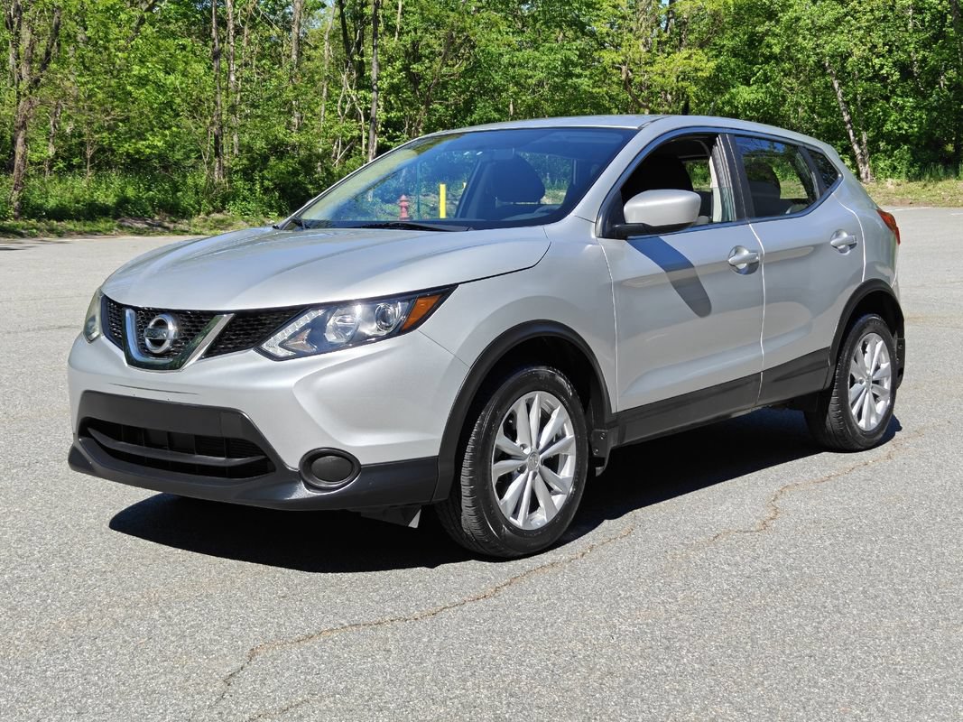 Used 2017 Nissan Rogue Sport S w/ S Appearance Package AWD/4WD image 4