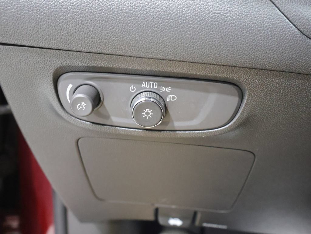 Used 2024 Buick Encore GX Preferred AWD/4WD image 32