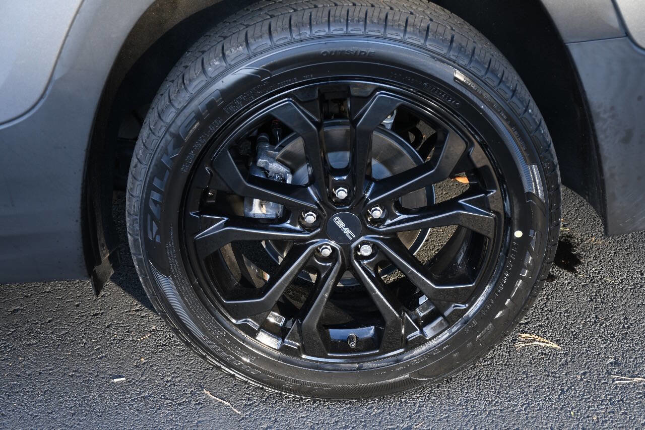 Used 2021 GMC Terrain SLT w/ Elevation Edition image 40