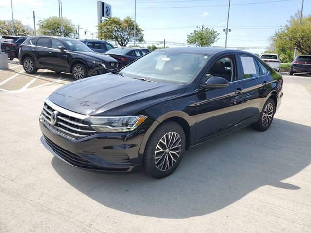 Used 2021 Volkswagen Jetta SE FWD image 2