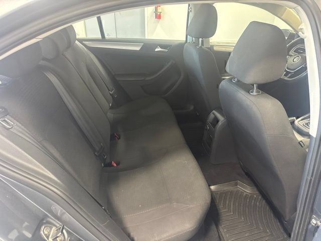 Used 2015 Volkswagen Jetta SE FWD image 22