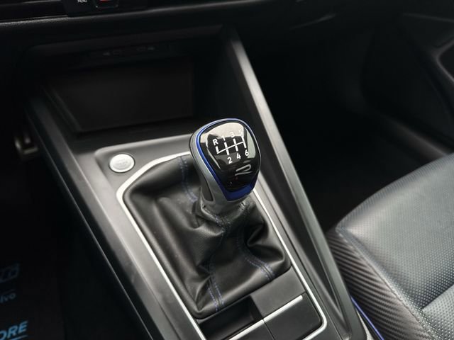 Used 2022 Volkswagen Golf R image 16