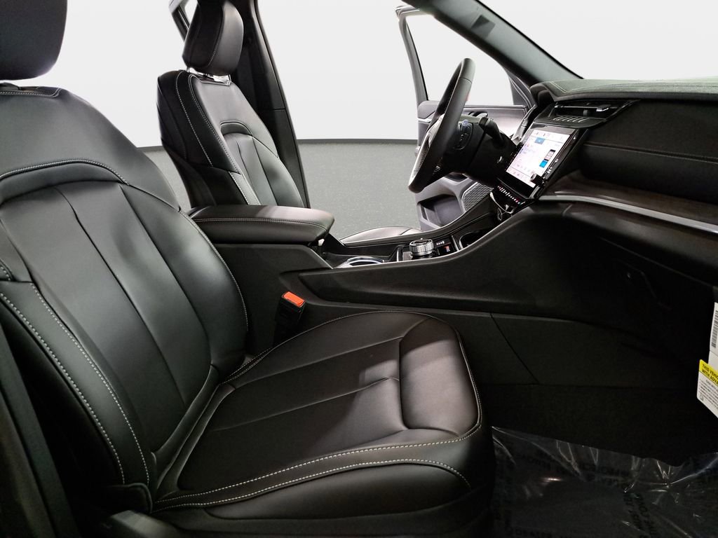 New 2026 Jeep Grand Cherokee L Limited image 10