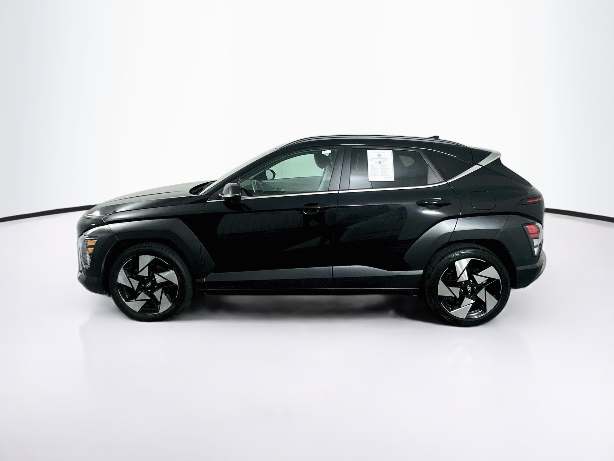 Used 2024 Hyundai Kona Limited FWD image 4