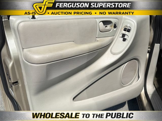 Used 2006 Chrysler Town & Country Touring FWD image 15