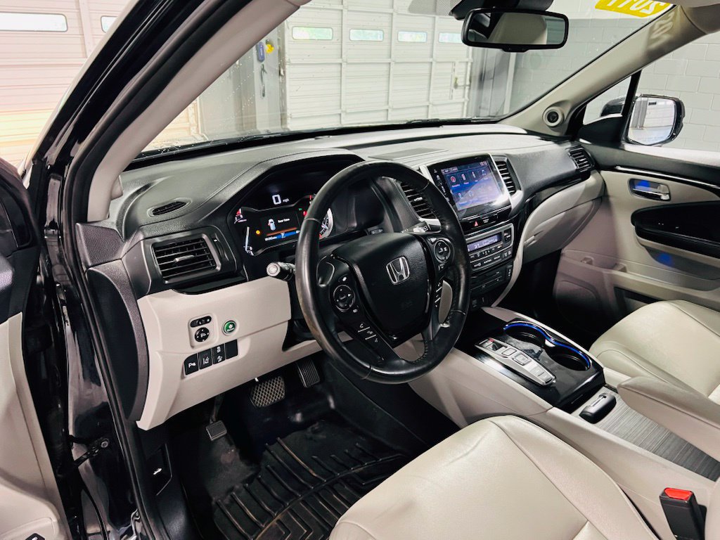 Used 2017 Honda Pilot Touring image 24