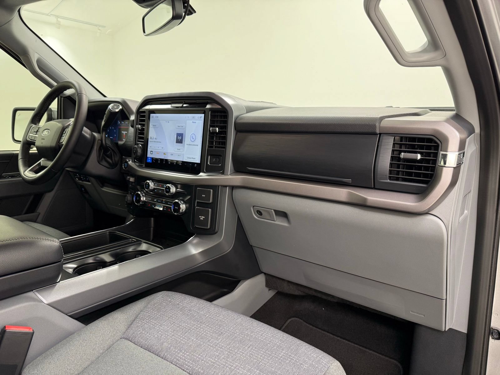 Used 2025 Ford F150 XLT w/ Equipment Group 302A MID AWD/4WD image 33