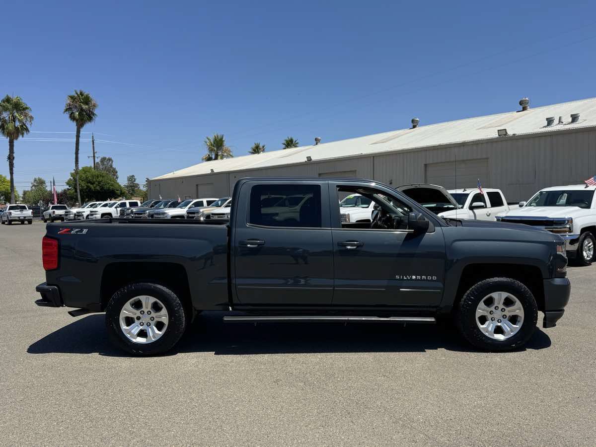 Used 2018 Chevrolet Silverado 1500 LT w/ All Star Edition AWD/4WD image 13