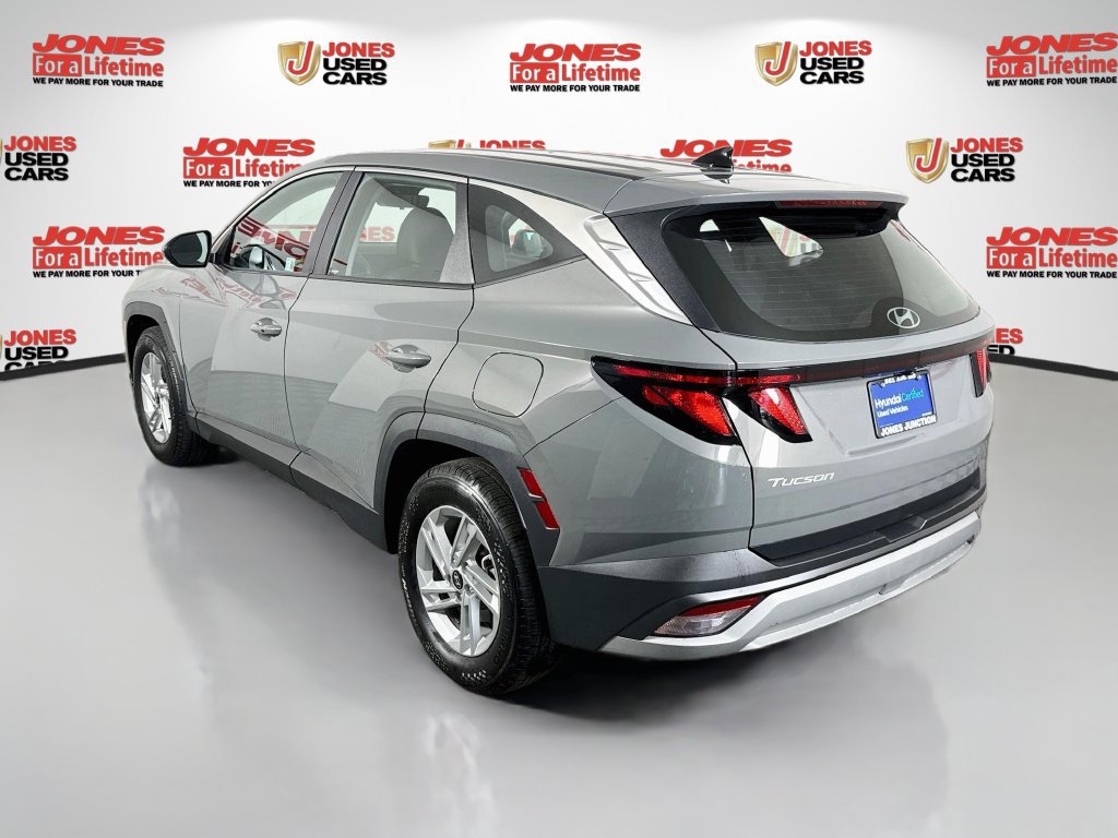 Certified 2025 Hyundai Tucson SE FWD image 2