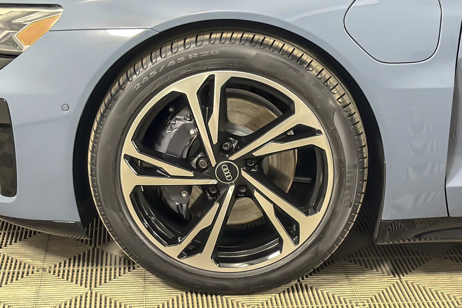 Used 2024 Audi e-tron GT Prestige image 25