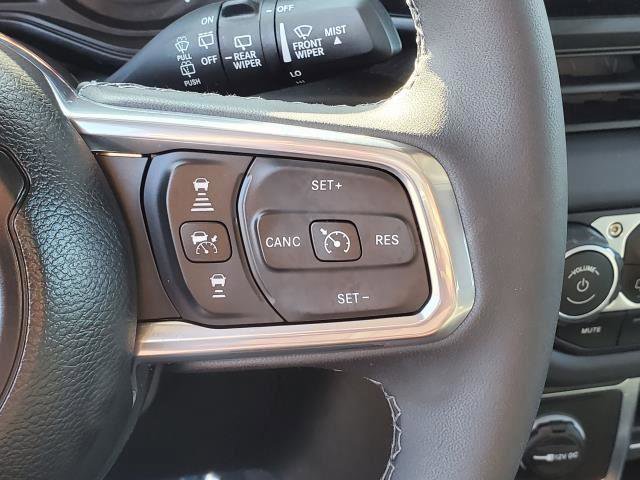 Used 2025 Jeep Wrangler Sahara w/ Safety Group AWD/4WD image 12