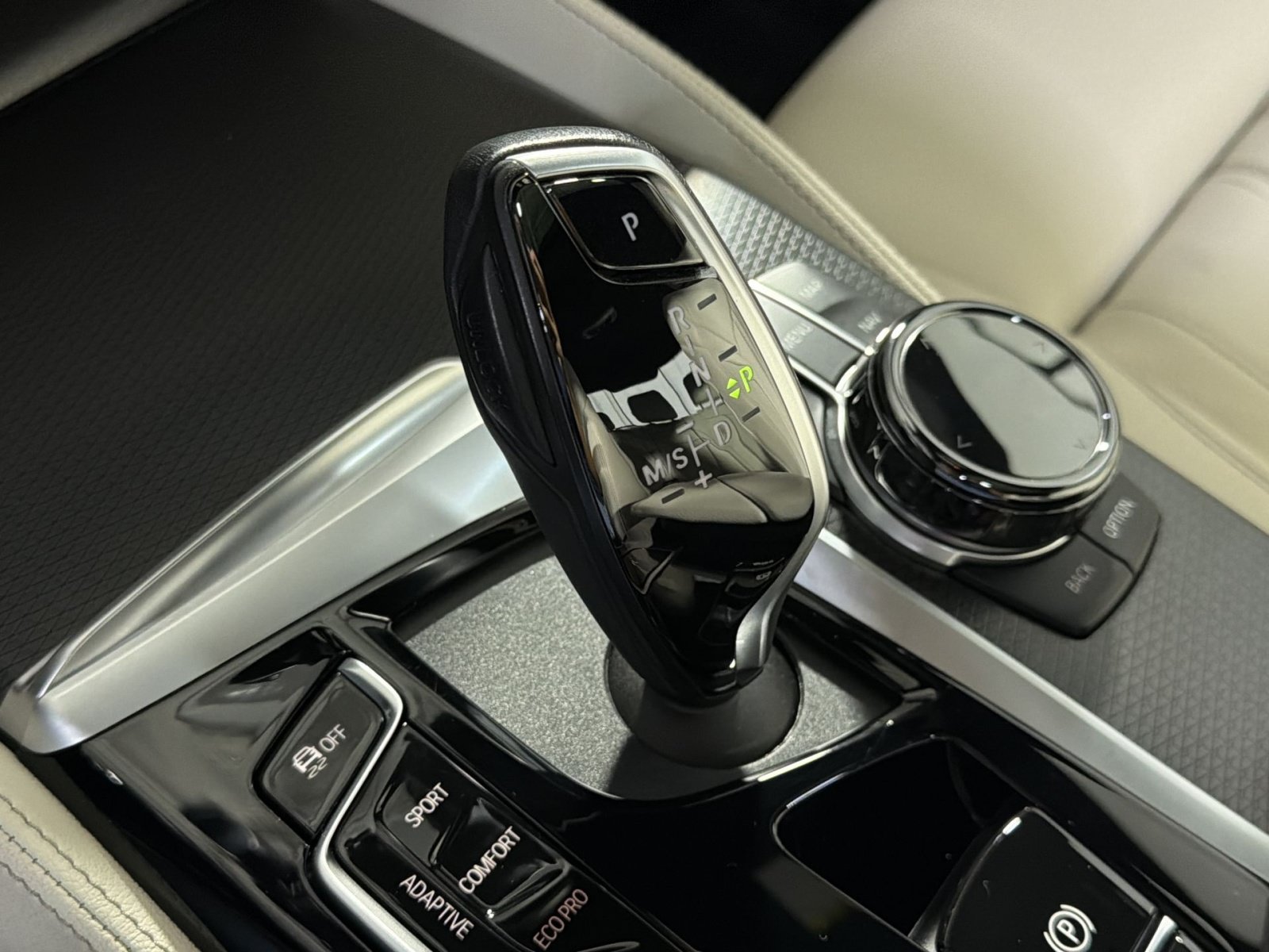 Used 2023 BMW M550i xDrive AWD/4WD image 22