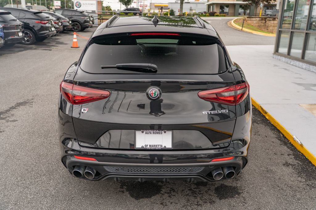 Used 2022 Alfa Romeo Stelvio Quadrifoglio w/ Active Assist Plus Package AWD/4WD image 6