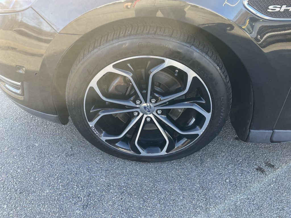 Used 2013 Ford Taurus SHO image 9