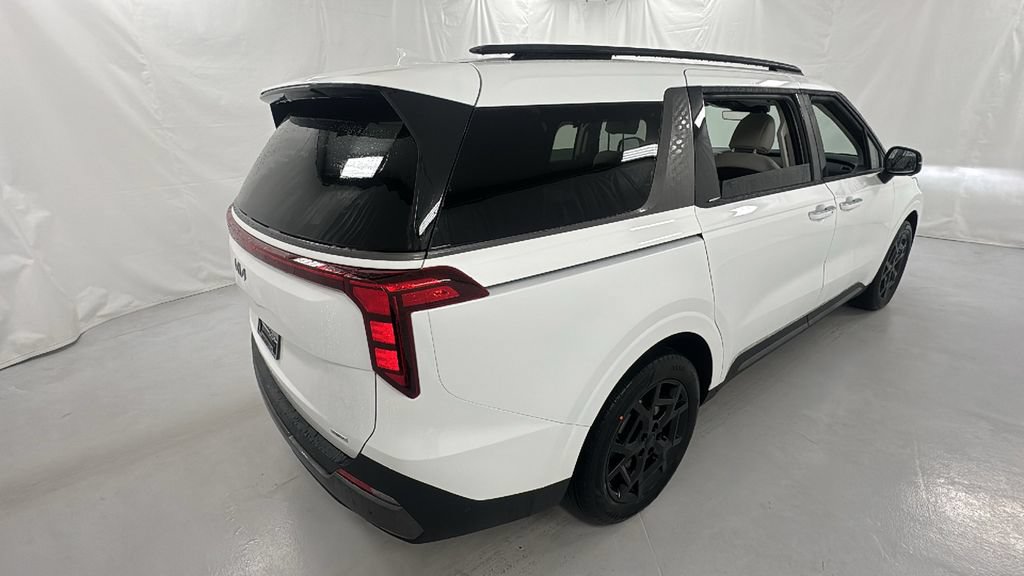 New 2026 Kia Carnival SX w/ SX Dark Edition Package FWD image 3