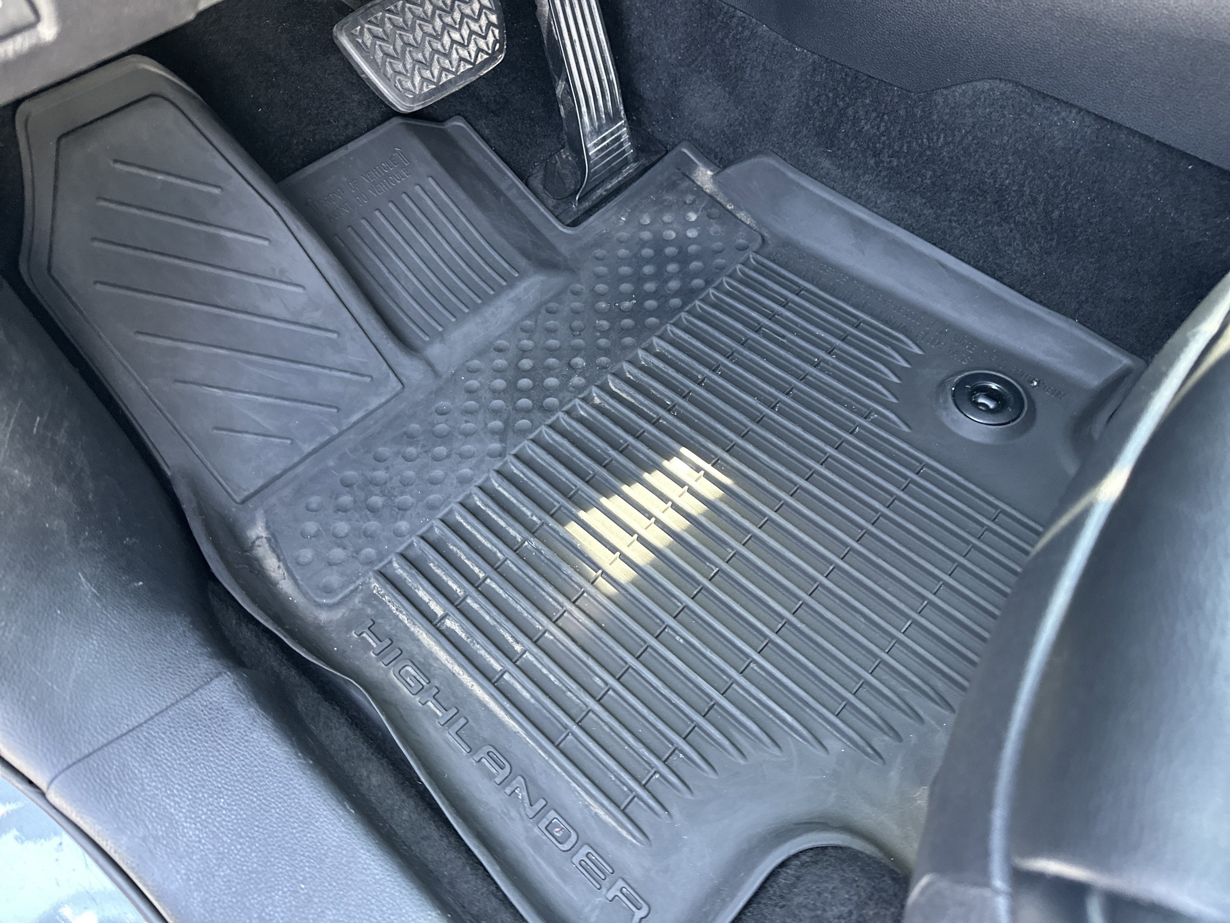 Used 2022 Toyota Highlander XLE FWD image 17