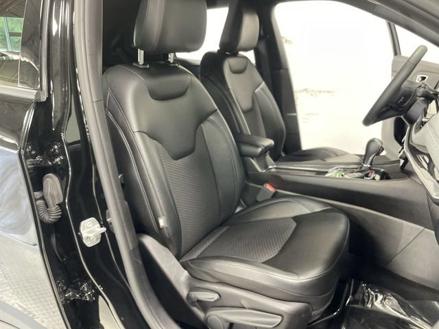 Used 2025 Jeep Compass Latitude AWD/4WD image 27