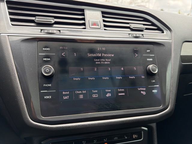 Used 2018 Volkswagen Tiguan SE w/ Panoramic Sunroof Package AWD/4WD image 21