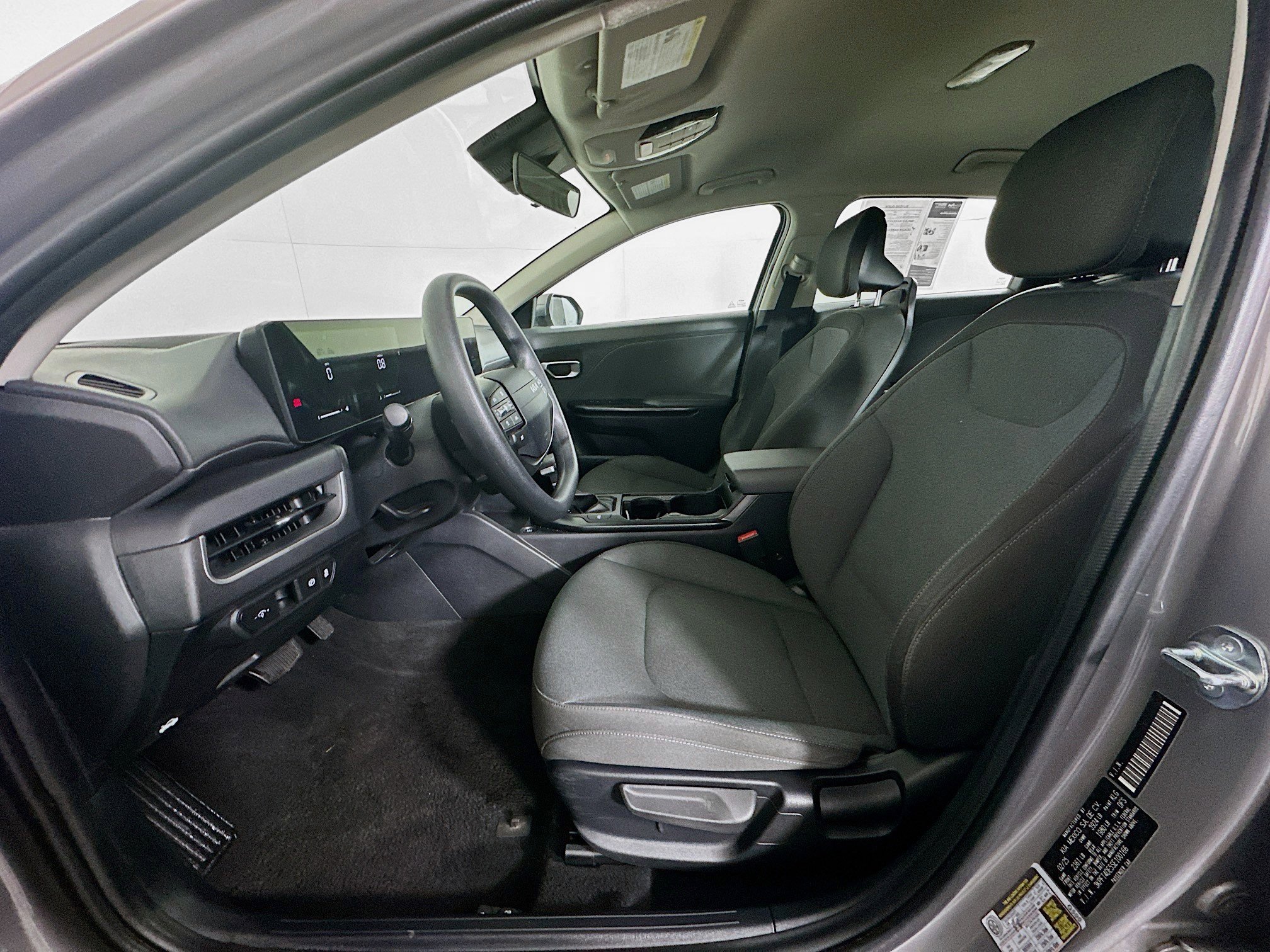 Used 2025 Kia K4 LXS image 13