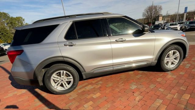 Used 2021 Ford Explorer XLT w/ Equipment Group 202A image 2