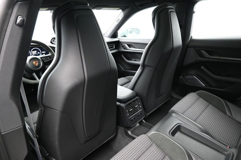 Certified 2025 Porsche Taycan 4S AWD/4WD image 8