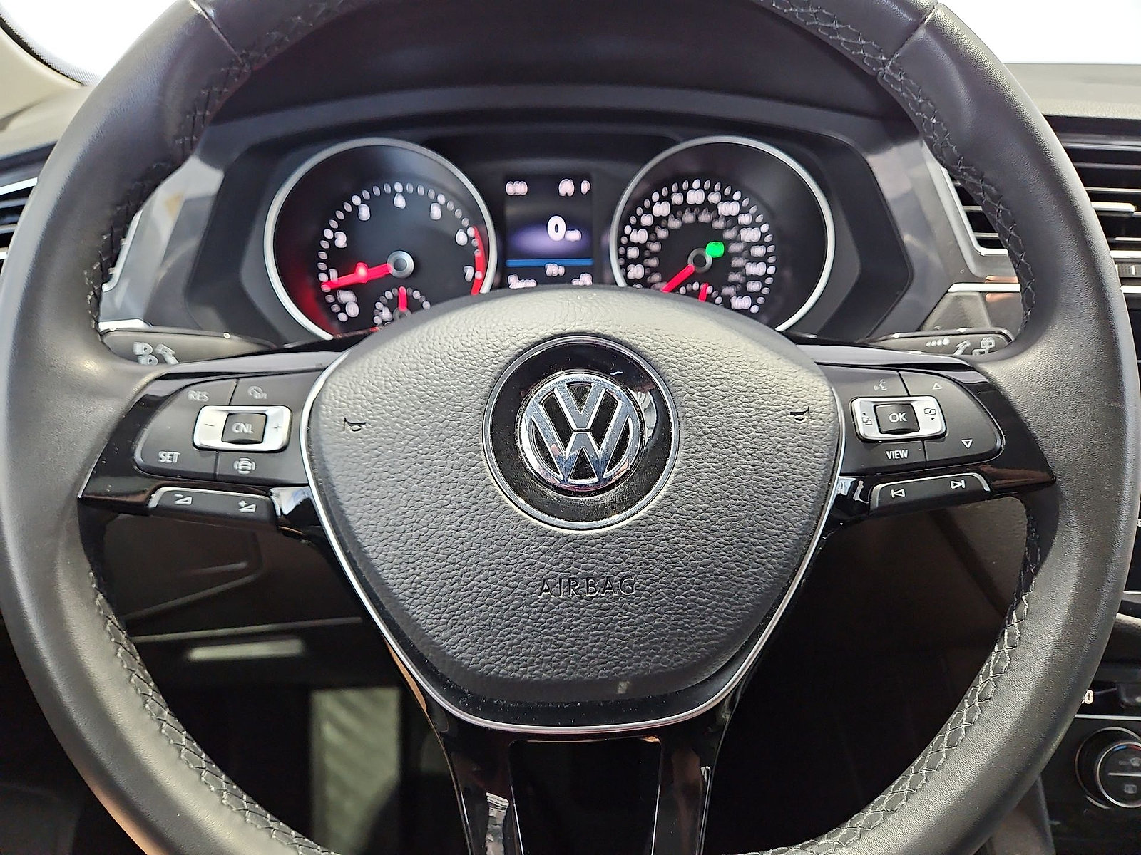 Certified 2020 Volkswagen Tiguan SE FWD image 21