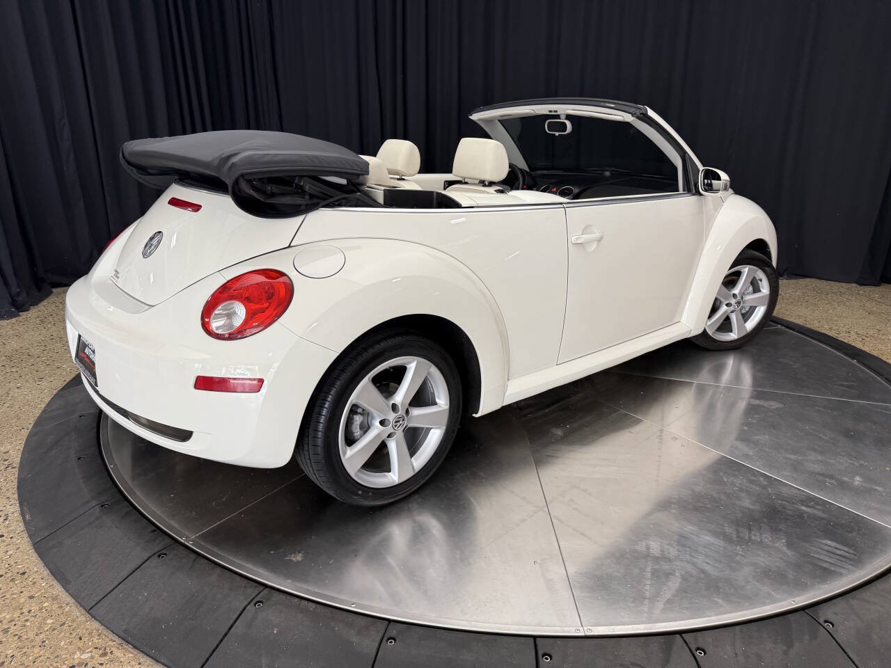 Used 2007 Volkswagen Beetle Triple White Edition FWD image 9