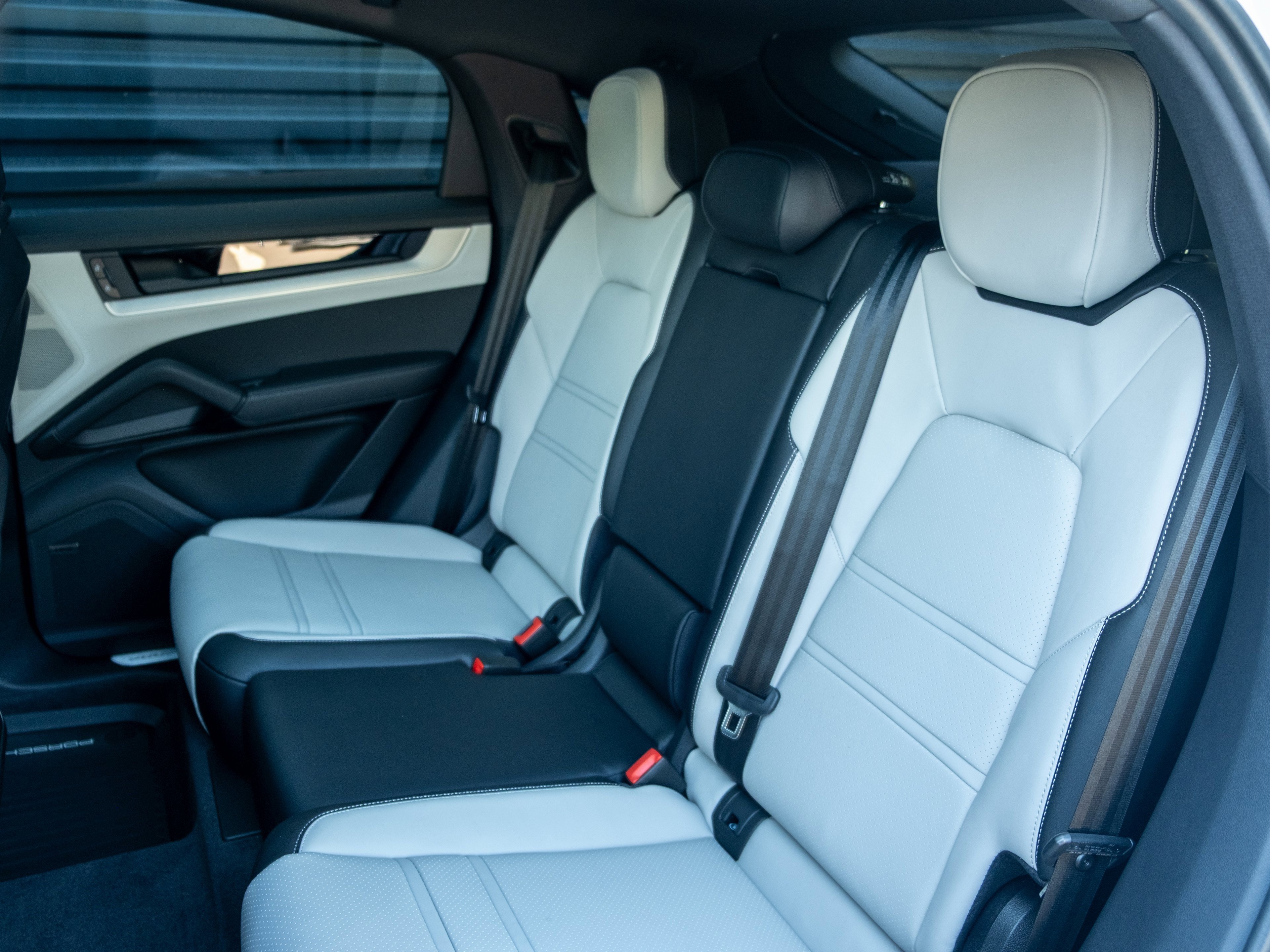 New 2026 Porsche Cayenne S image 34