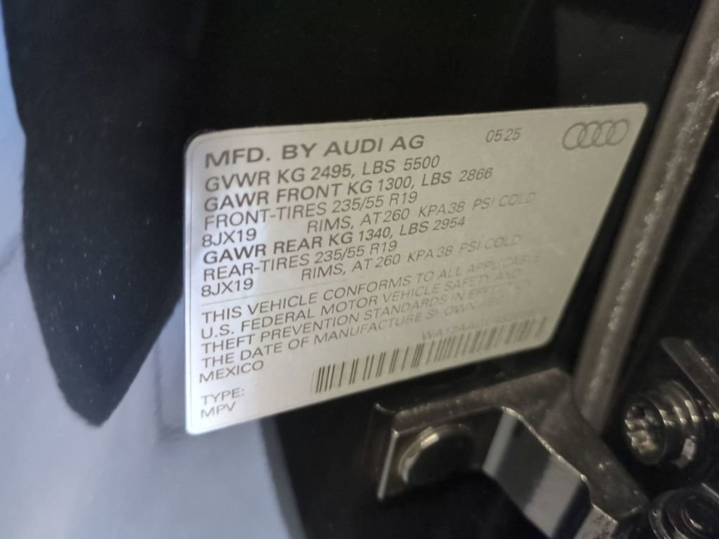 Used 2025 Audi Q5 Premium Plus w/ Premium Plus image 40
