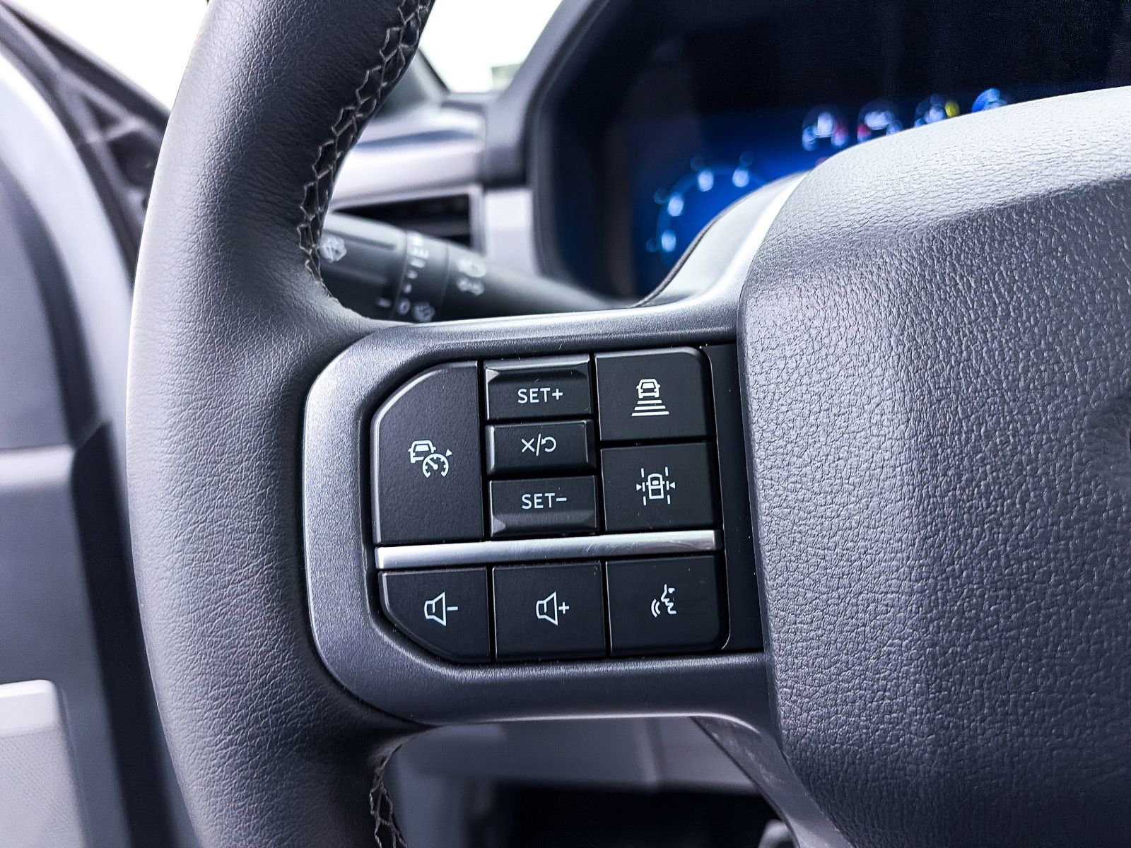 Used 2025 Ford F150 Lariat image 34