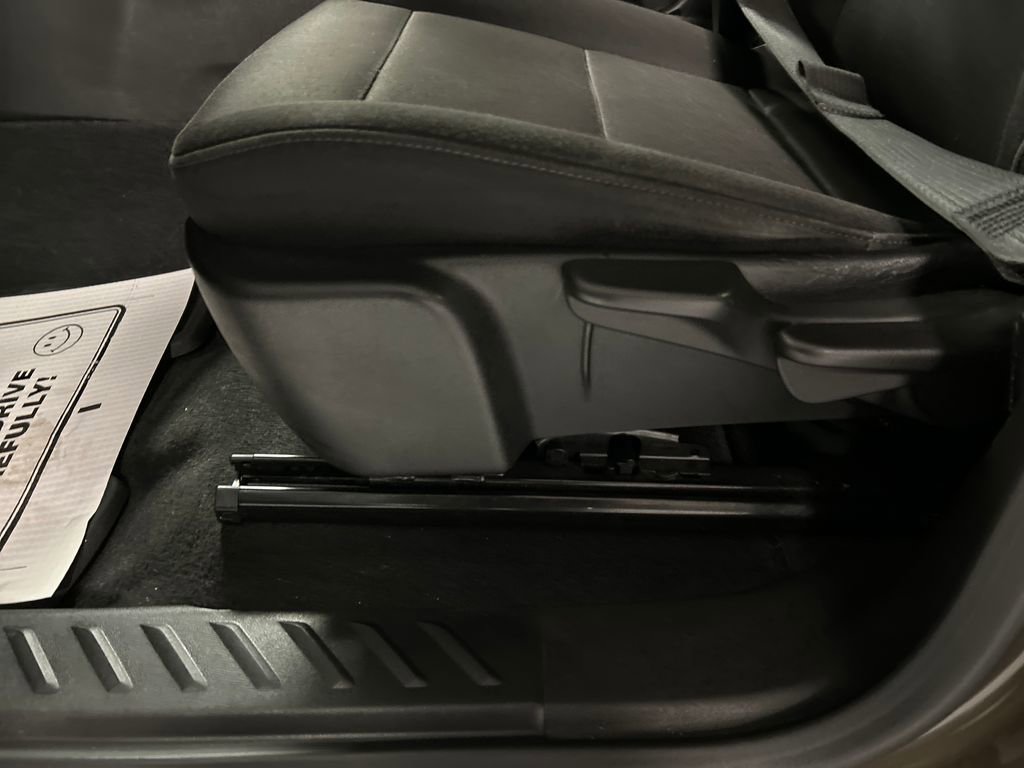 Used 2024 Chevrolet Colorado W/T image 13