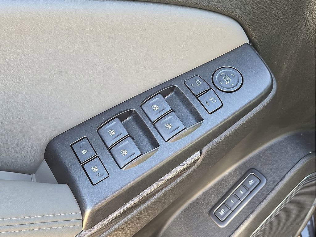 Used 2018 Chevrolet Tahoe LT image 23