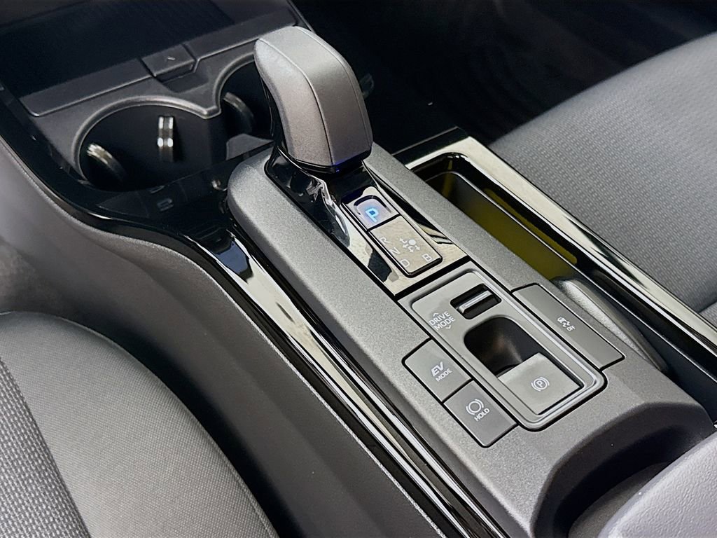 Used 2026 Toyota Prius LE AWD/4WD image 19