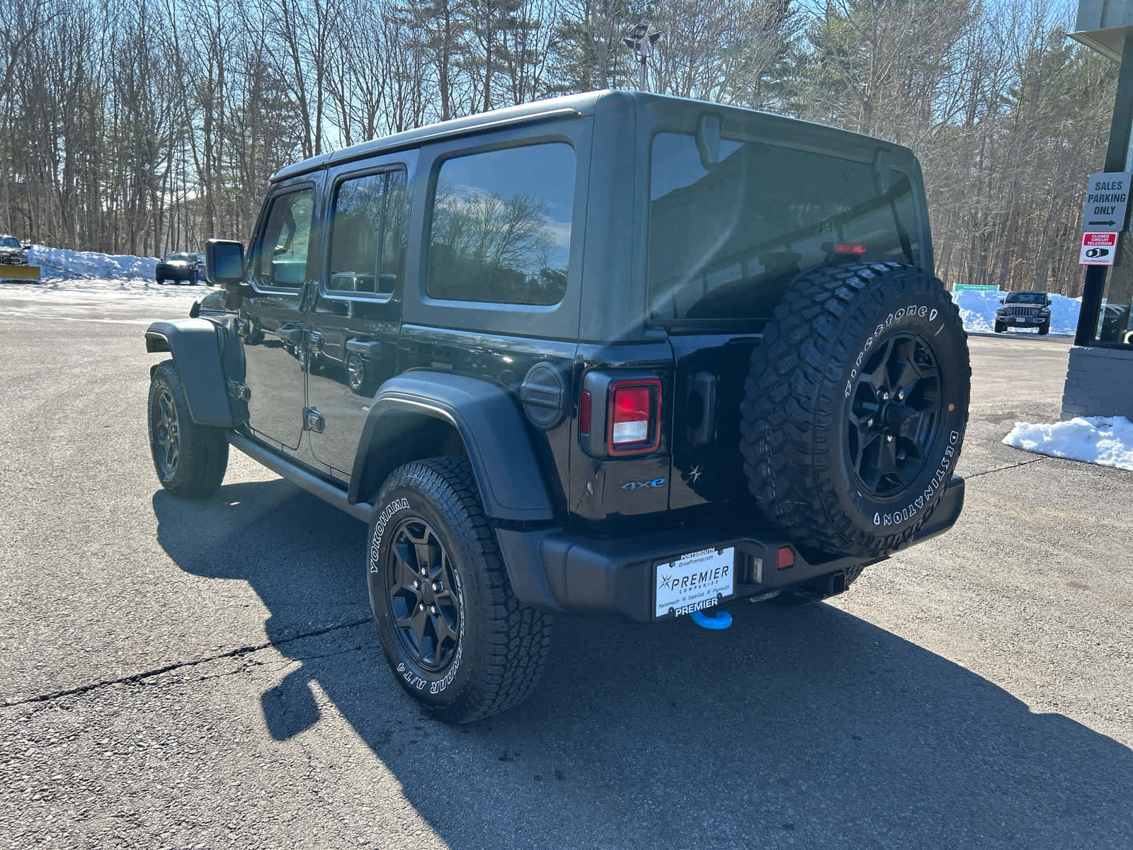 Used 2023 Jeep Wrangler Unlimited w/ Cold Weather Group image 8